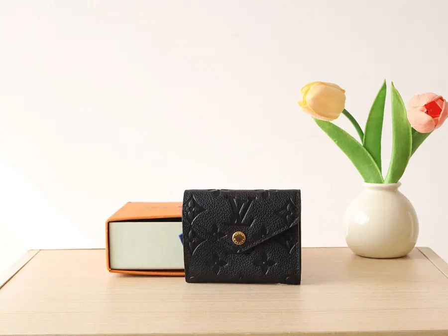 ルイ・ヴィトン(LOUIS VUITTON) レザー ミニ財布 レディース|新品 E7333896の商品画像