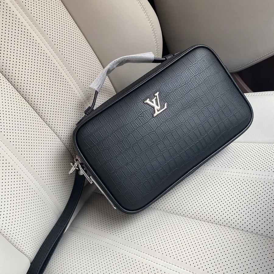 ルイ・ヴィトン（LOUIS VUITTON） 手持ちタイプ クラッチバッグ メンズ｜新品 E95644E8の商品画像