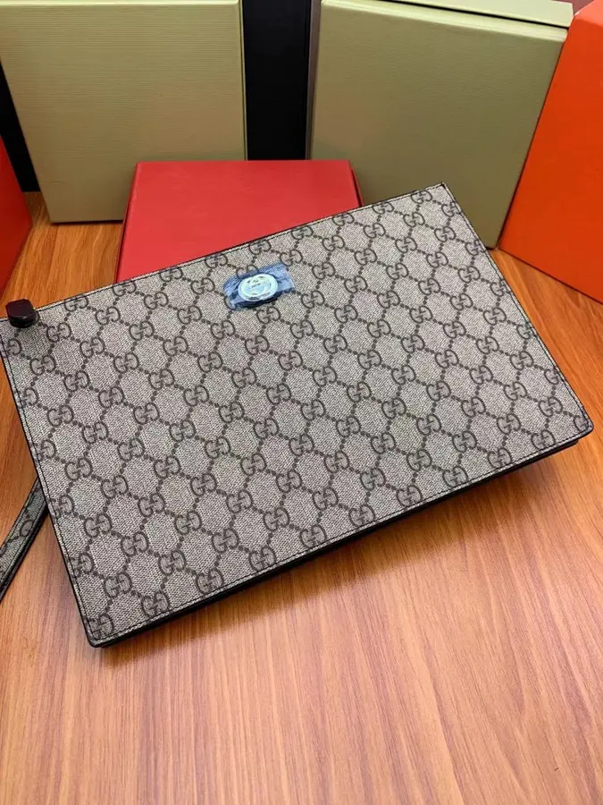 グッチ（GUCCI） レザー クラッチバッグ メンズ｜新品 E96FDB0E