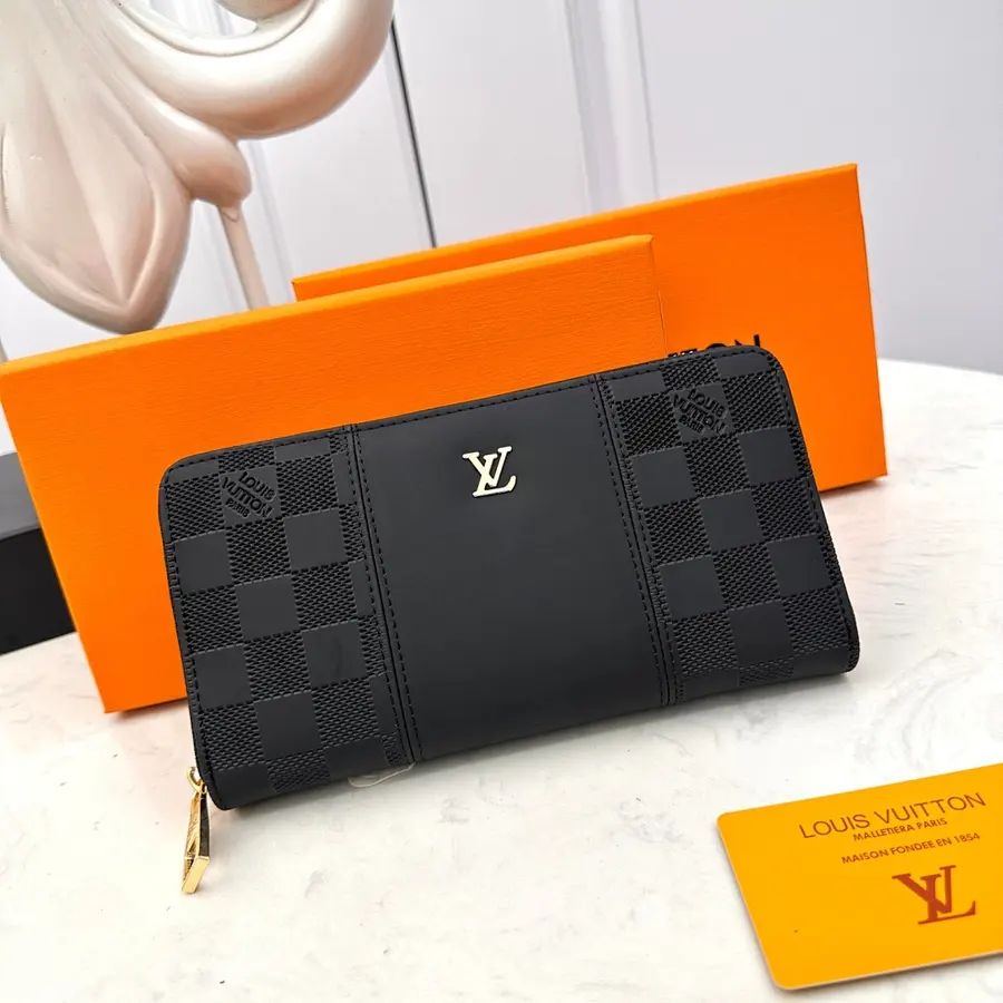 ルイ・ヴィトン（LOUIS VUITTON） メンズ ウォレット デイリー向け｜新品 EA01FF8A