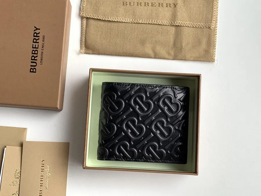 バーバリー（BURBERRY） コンパクト コンパクト財布 レディース｜新品 EDAD4BAEの商品画像