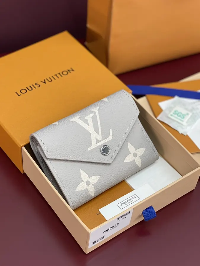 ルイ・ヴィトン（LOUIS VUITTON） レディース ミニ財布 コンパクト｜新品 EF231758の商品画像