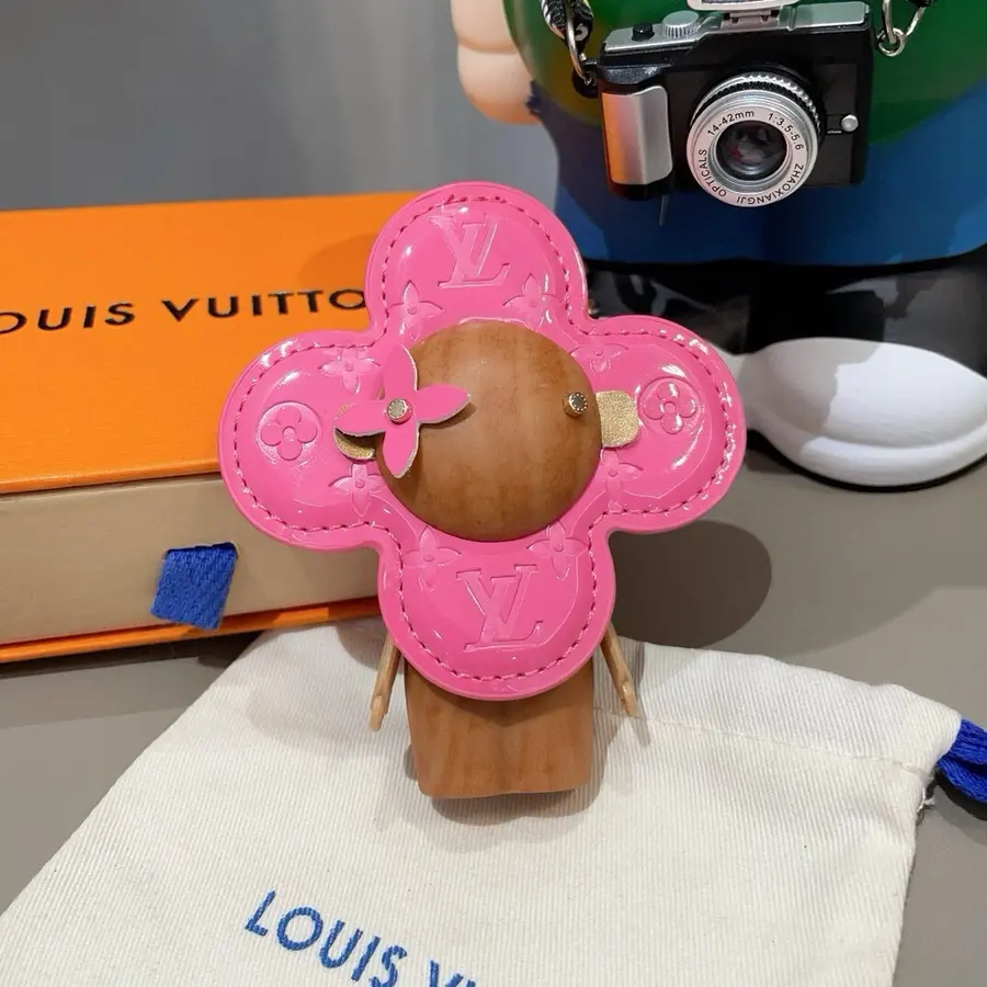 ルイ・ヴィトン（LOUIS VUITTON） キーケース 新品 男女兼用 コンパクト｜EF48E396の商品画像
