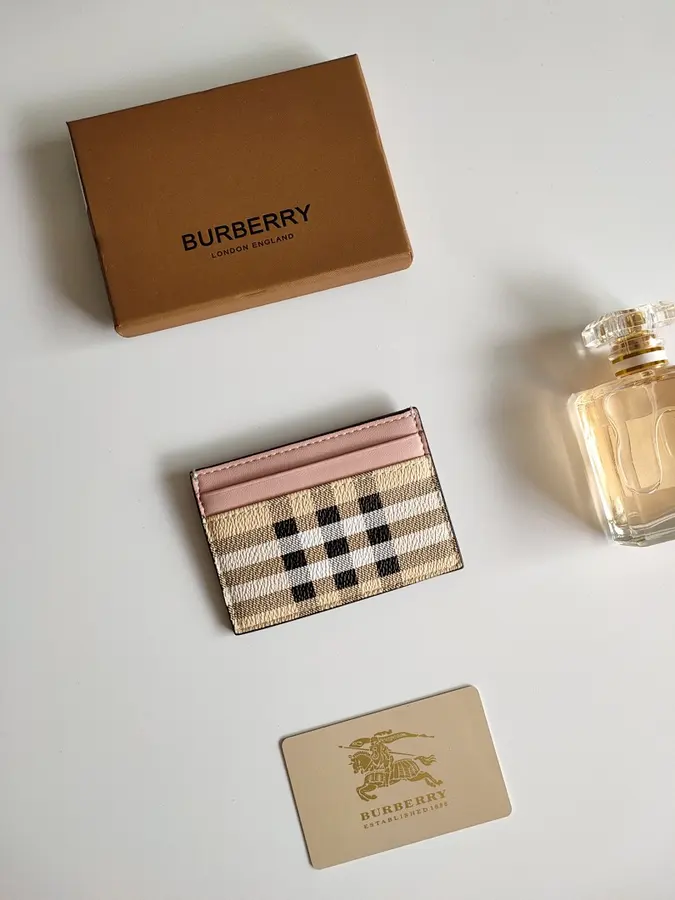 バーバリー（BURBERRY） 男女兼用 カードホルダー レザー｜新品 F169C3F9