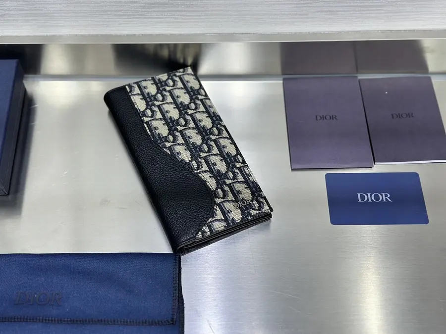 ディオール（DIOR） ロングウォレット レザー メンズ｜新品 F18106EC