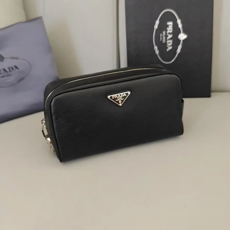 プラダ（PRADA） クラッチバッグ 新品 メンズ レザー｜F287F877の商品画像
