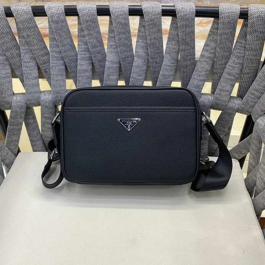 PRADA プラダ（PRADA） メンズ クラッチバッグ 手持ちタイプ｜新品 F7561B25