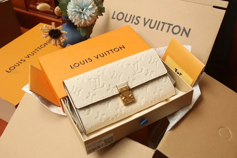ルイ・ヴィトン（LOUIS VUITTON） レディース ロングウォレット レザー｜新品 F949EB20