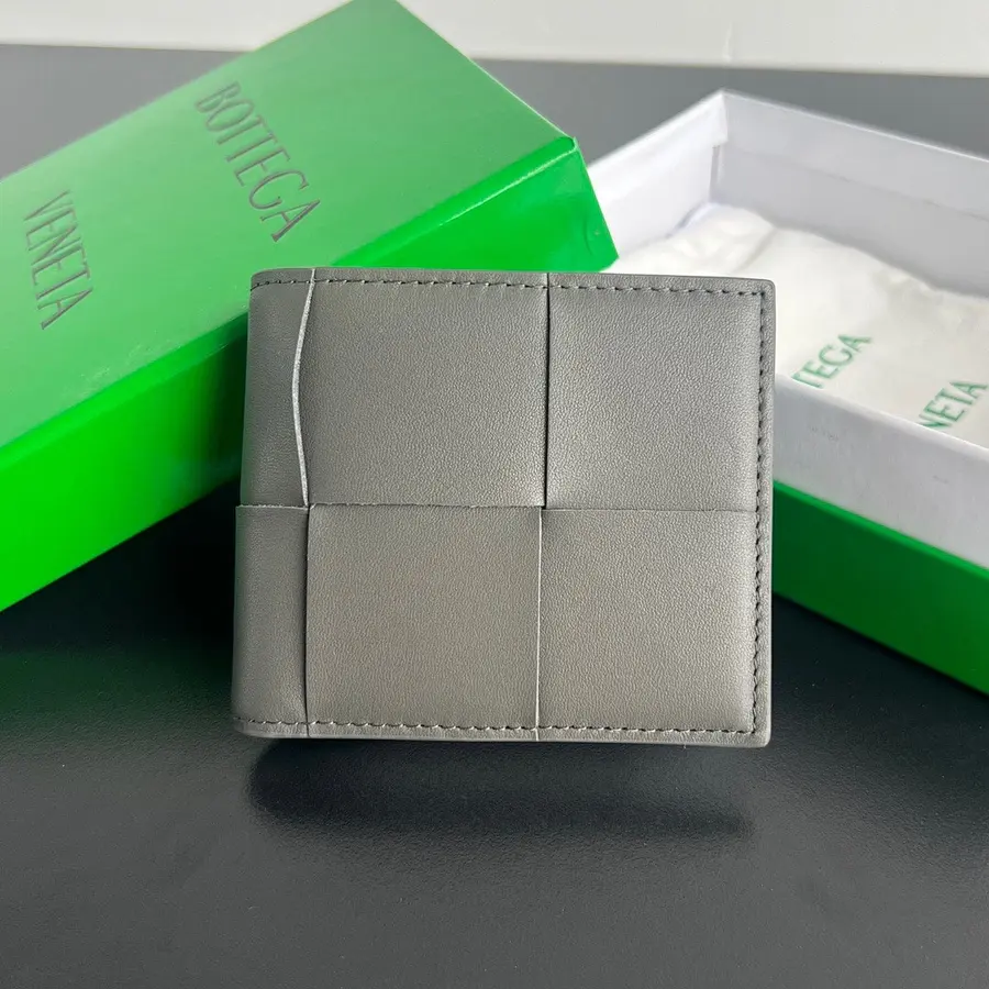 ボッテガ・ヴェネタ(BOTTEGA VENETA) デイリー向け 財布 メンズ|新品 FBFD8E43の商品画像