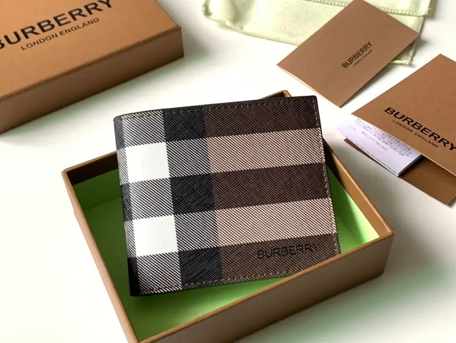 バーバリー（BURBERRY） レディース ミニ財布 持ち歩きやすい｜新品 FC1A06CEの商品画像
