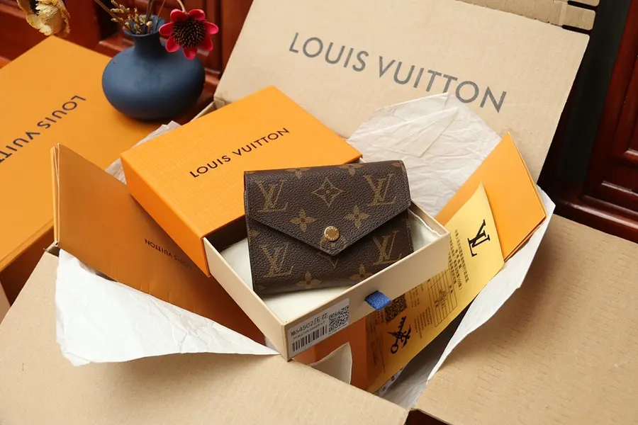 ルイ・ヴィトン（LOUIS VUITTON） レディース ウォレット レザー｜新品 FEA8499D