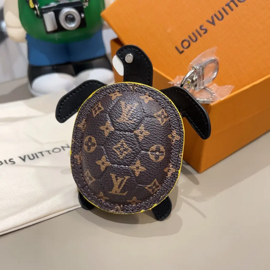 ルイ・ヴィトン（LOUIS VUITTON） モノグラム キーケース 男女兼用｜新品 FF9A5FAF